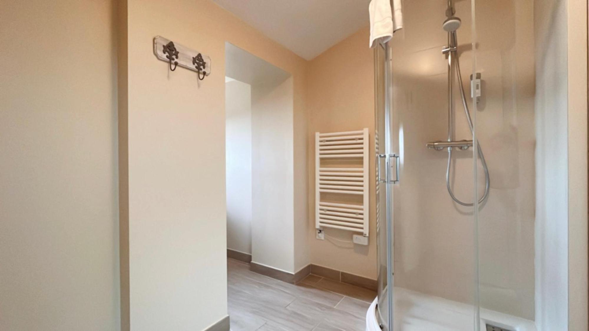 Gite Manzana Au Chateau Lavalade กาสเตลซาร์ราแซ็ง ภายนอก รูปภาพ